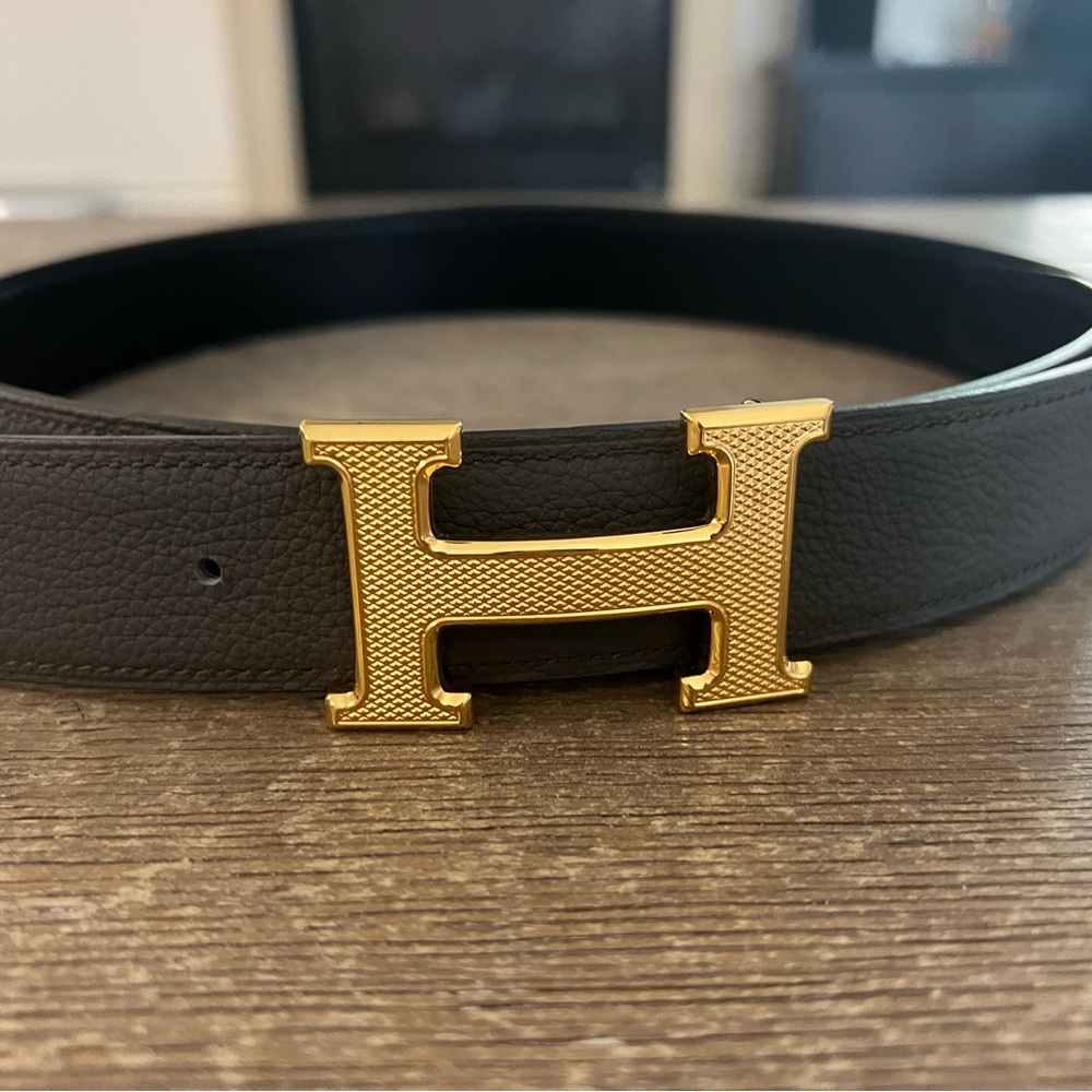 Excellent Condition-H Guillochee belt buckle & Reversible leather strap 32 mm